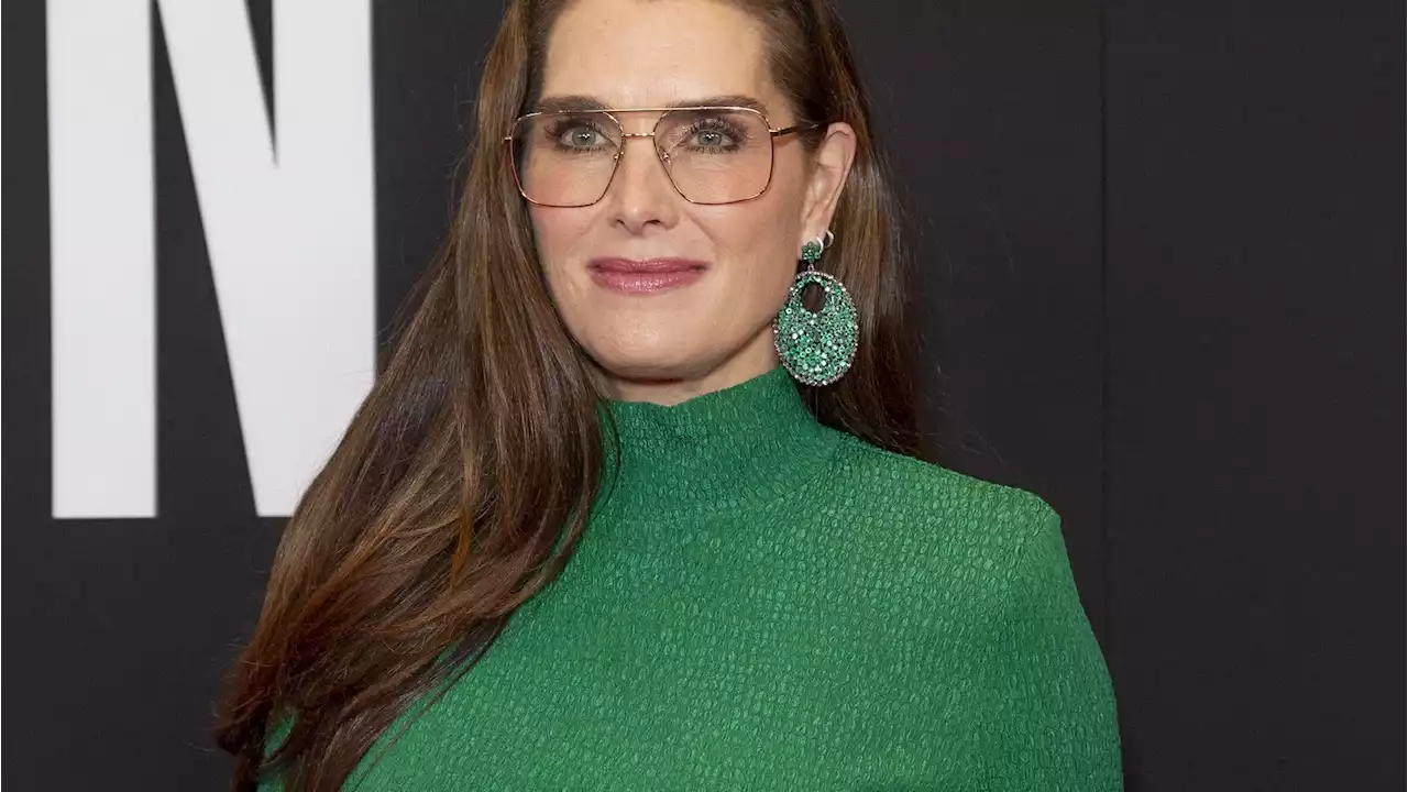 Brooke Shields : pourquoi elle a amèrement regretté d'avoir perdu sa virginité avec la star de Superman, Dean Cain