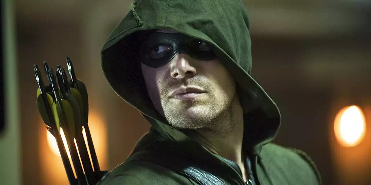 New 'The Flash' Season 9 Images Show Stephen Amell Back in Action as Green Arrow