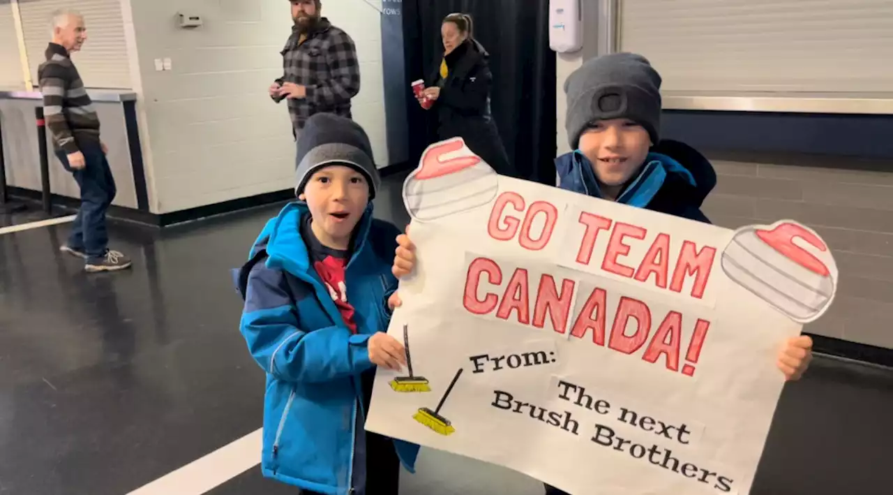 Fans hope to give Team Gushue a boost heading into World Men's Curling Championship playoffs