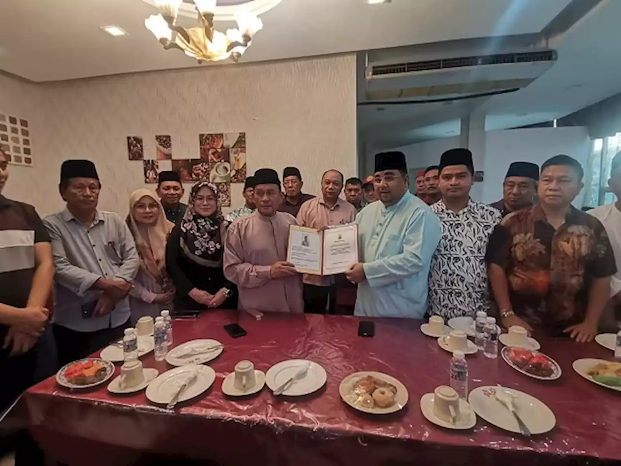 35 Lahad Datu Umno branches quit, back GRS