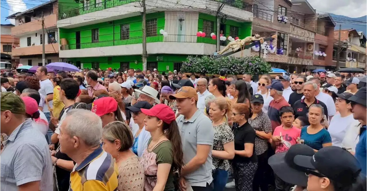 En imágenes | Así se vive la procesión del viacrucis en Medellín e Itagüí | El Colombiano