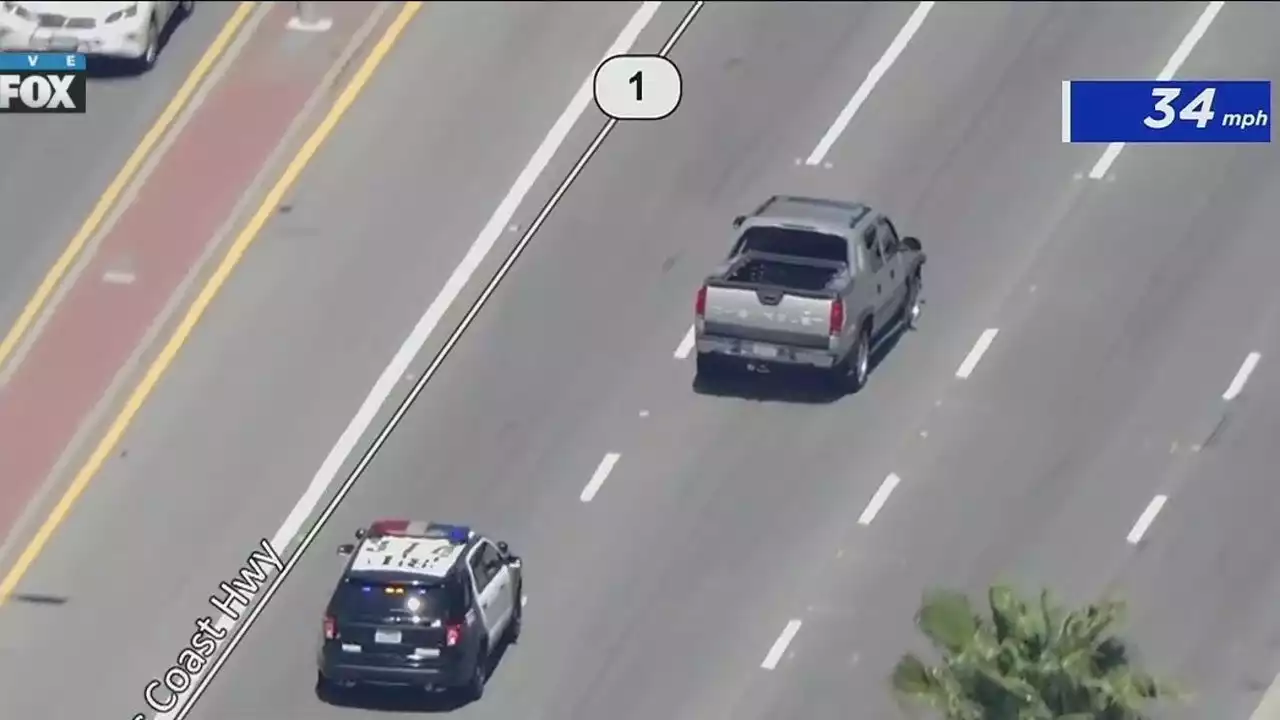 Police chase: Possible attempted murder suspect gets into second vehicle as LAPD pursuit continues