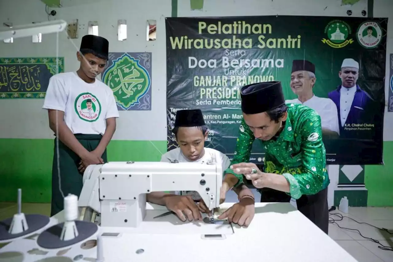 SDG Ajak Santri Jadi Wirausaha Melalui Bisnis Menjahit di Cirebon