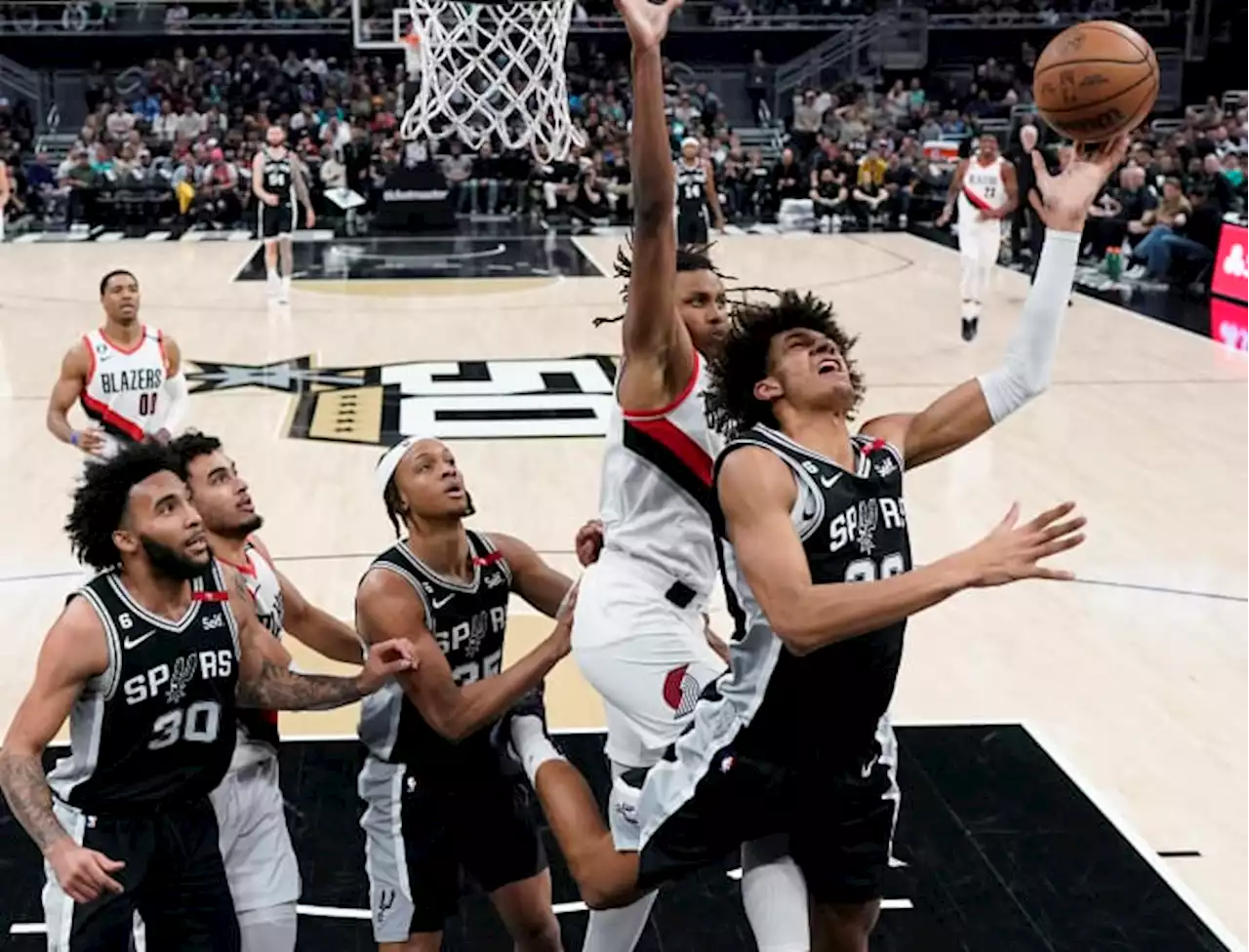 Bates-Diop leads Spurs past Blazers in inaugural Austin game