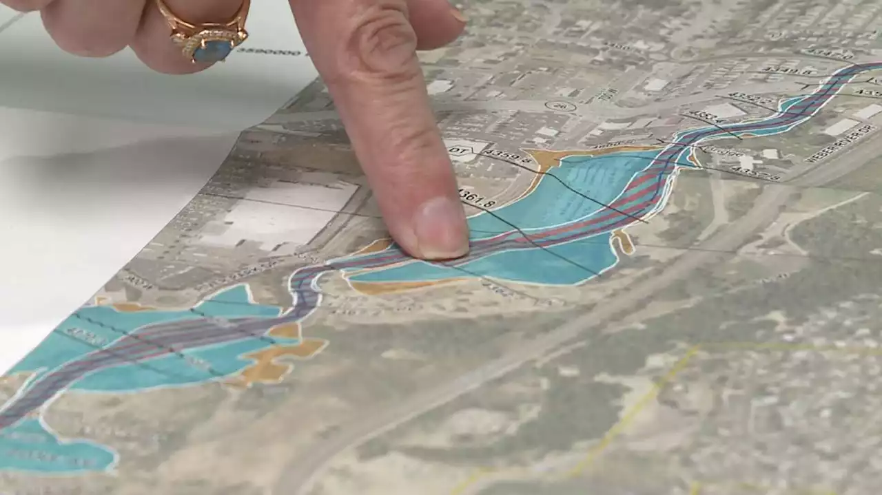 Mapping expert analyzes where flood zones could be