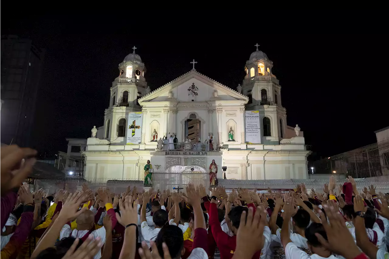 Around 20,000 devotees join Black Nazarene motorcade on Good Friday