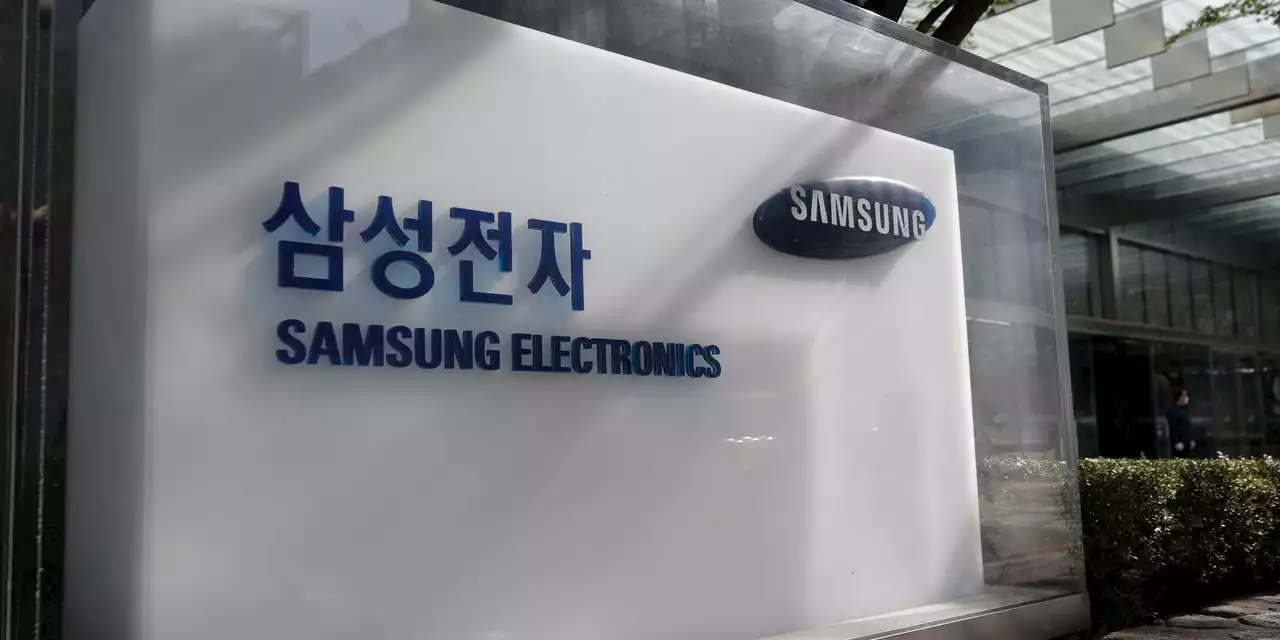 Samsung cutting memory-chip production as profit plummets