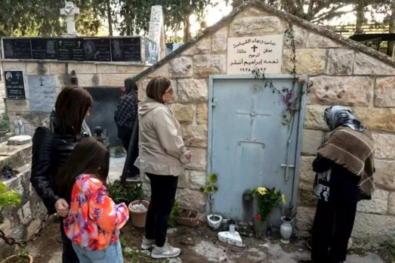 Israeli Christians mark Easter in destroyed village