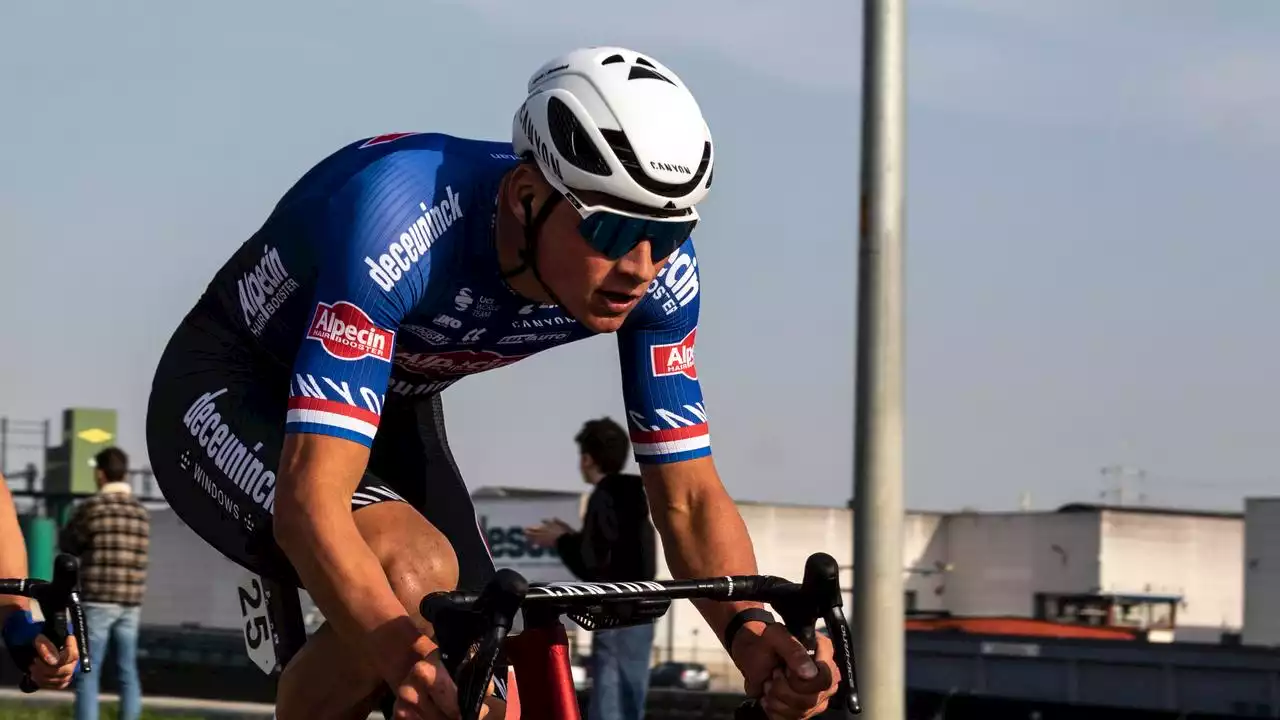 Van der Poel ziet geen topfavoriet voor Parijs-Roubaix: 'Ook Van Aert niet'