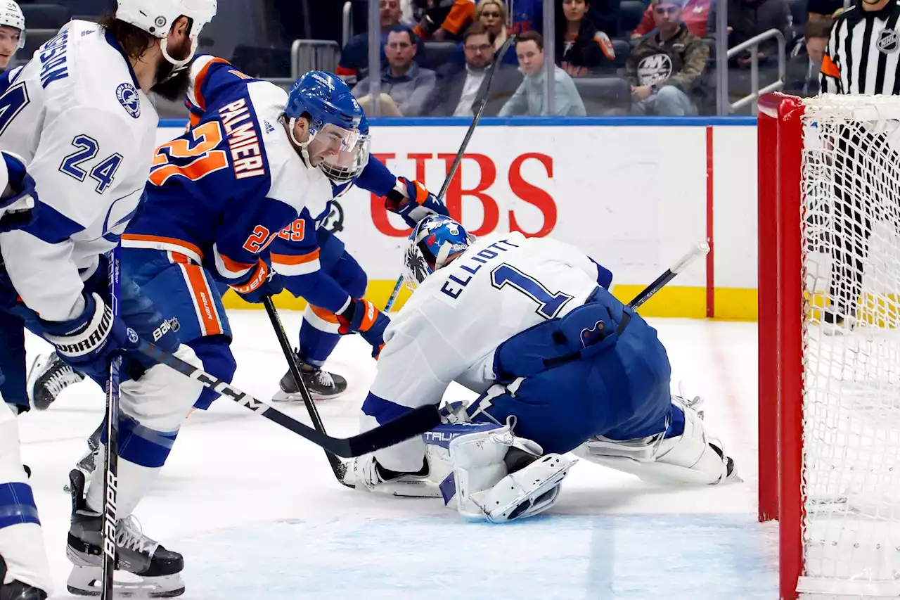 Islanders burst through their Lightning block with all-important win