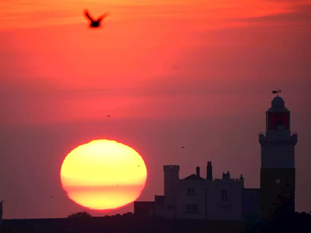 Highs of 17C expected on Good Friday in boost for Britons on Easter weekend