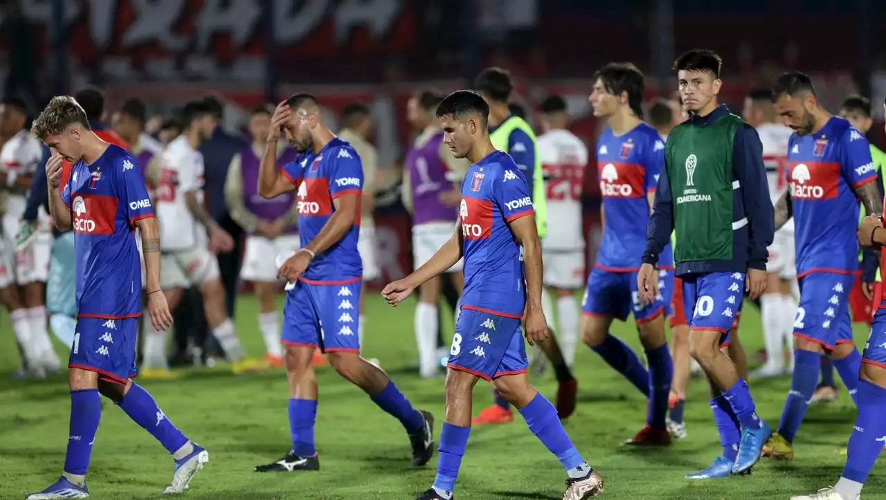 Copa Sudamericana: Fußball-Fans verwechseln Bus und werfen Steine auf eigene Spieler