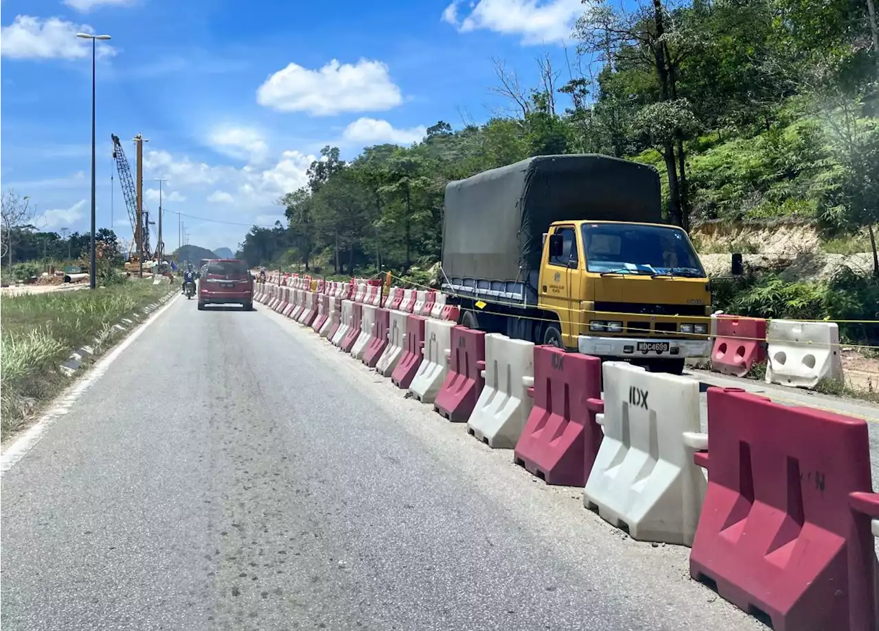 Aidilfitri: Use LPT, East-West Expressway to avoid congestion to Gua Musang, say cops