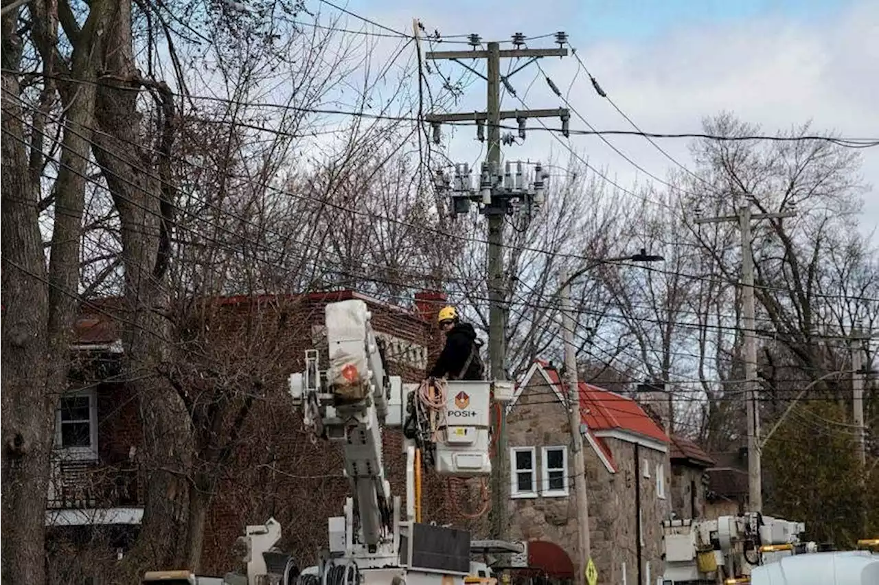 Hundreds of thousands still without power in Canada after ice storm