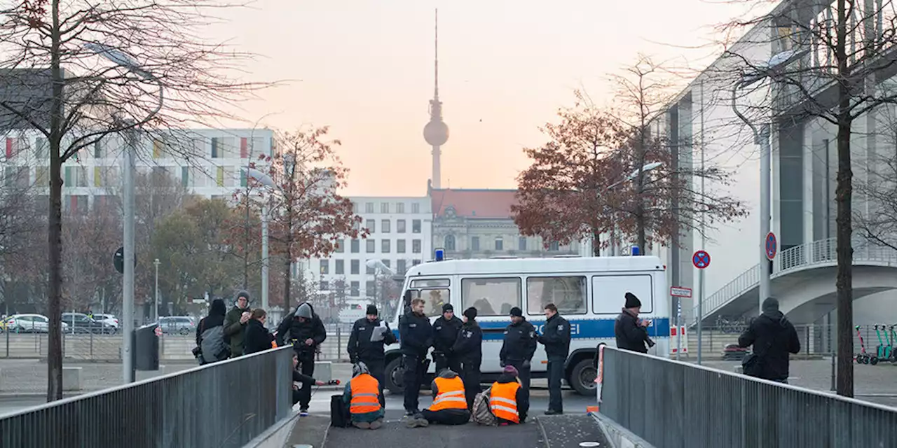 Wirtschaft statt Adorno: Es geht voran!