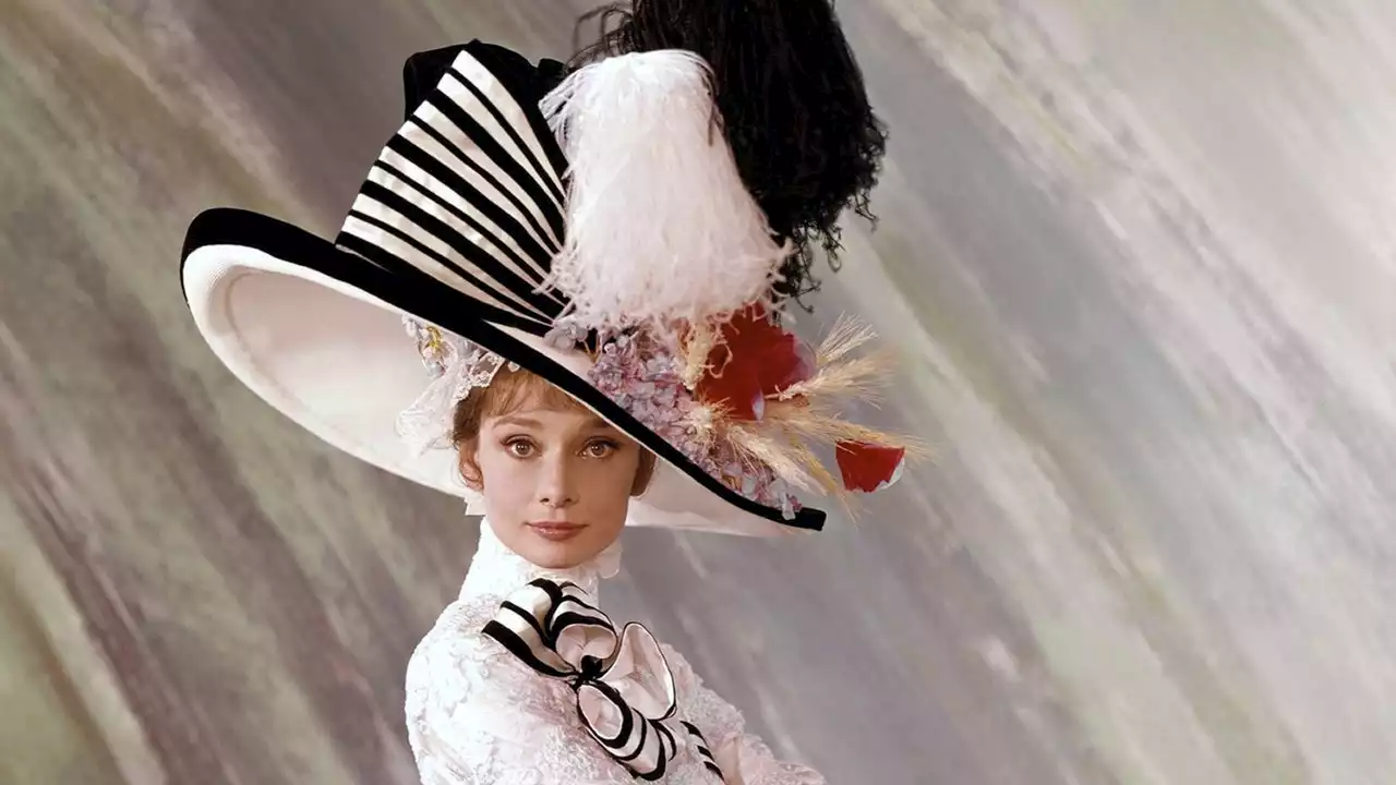 La storia favolosa dell'Ascot Dress di Audrey Hepburn in My Fair Lady disegnato e fotografato da Cecil Beaton