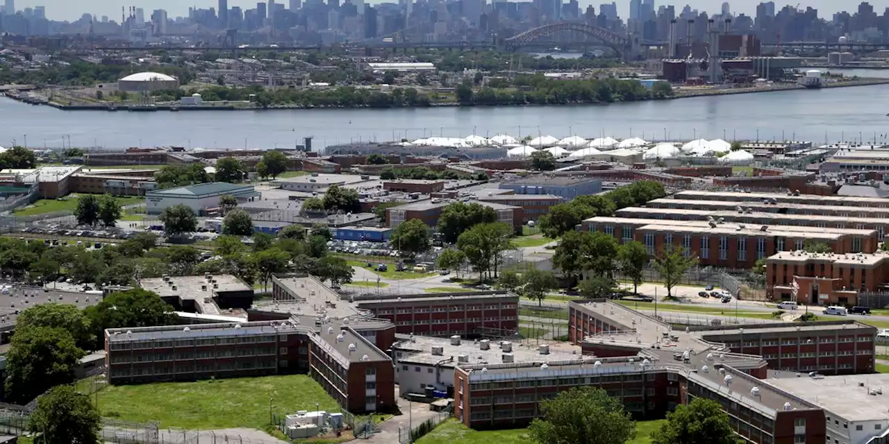 20 hurt when inmate sets fire at NYC’s Rikers Island jail