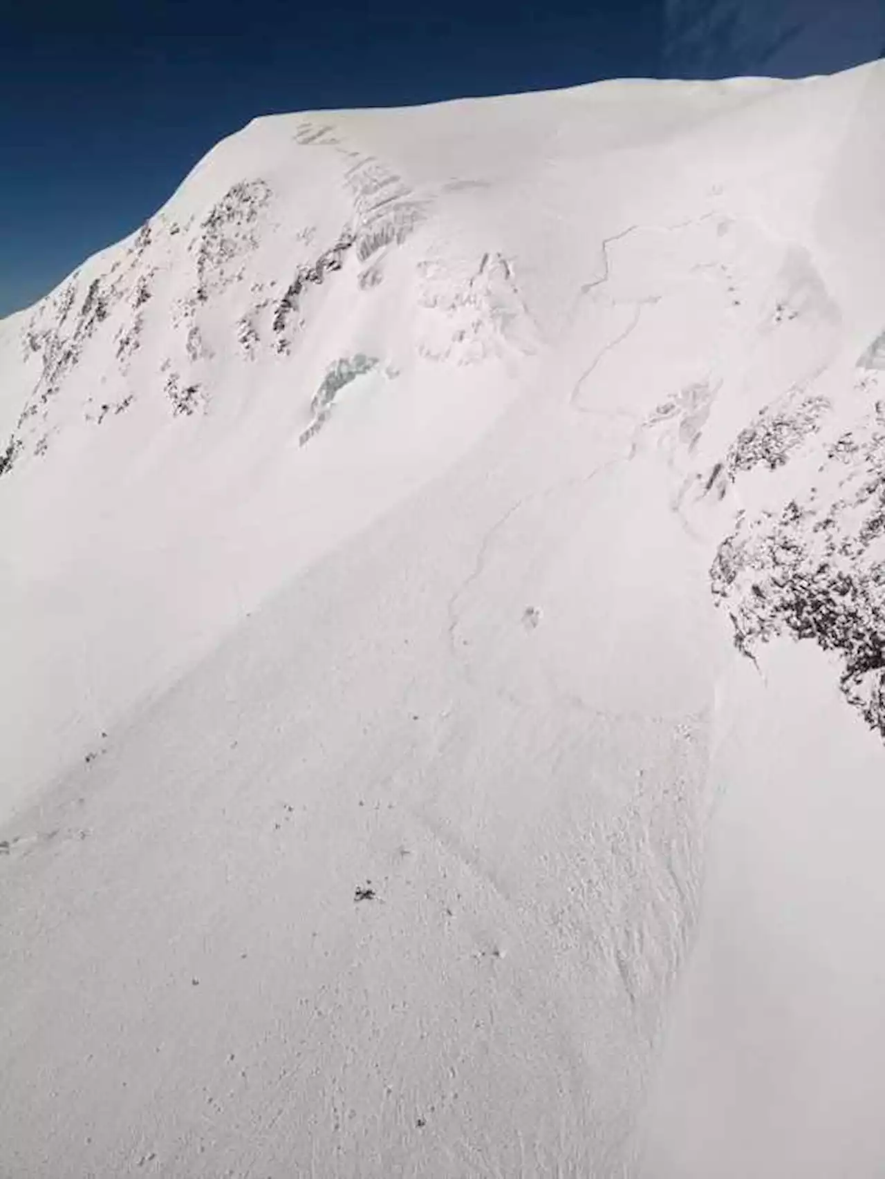 Saas-Fee VS: Lawinenniedergang am «Alphubel»