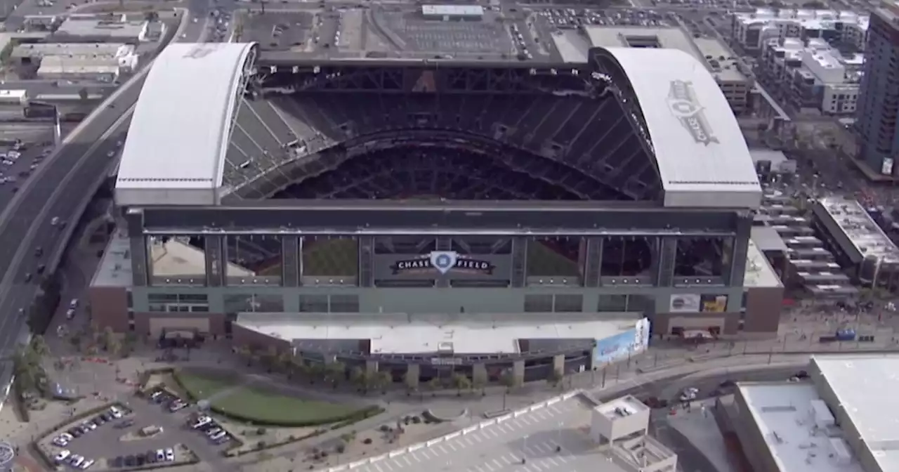 Do Chase Field, Footprint Center, and other concessions workers actually receive tips?