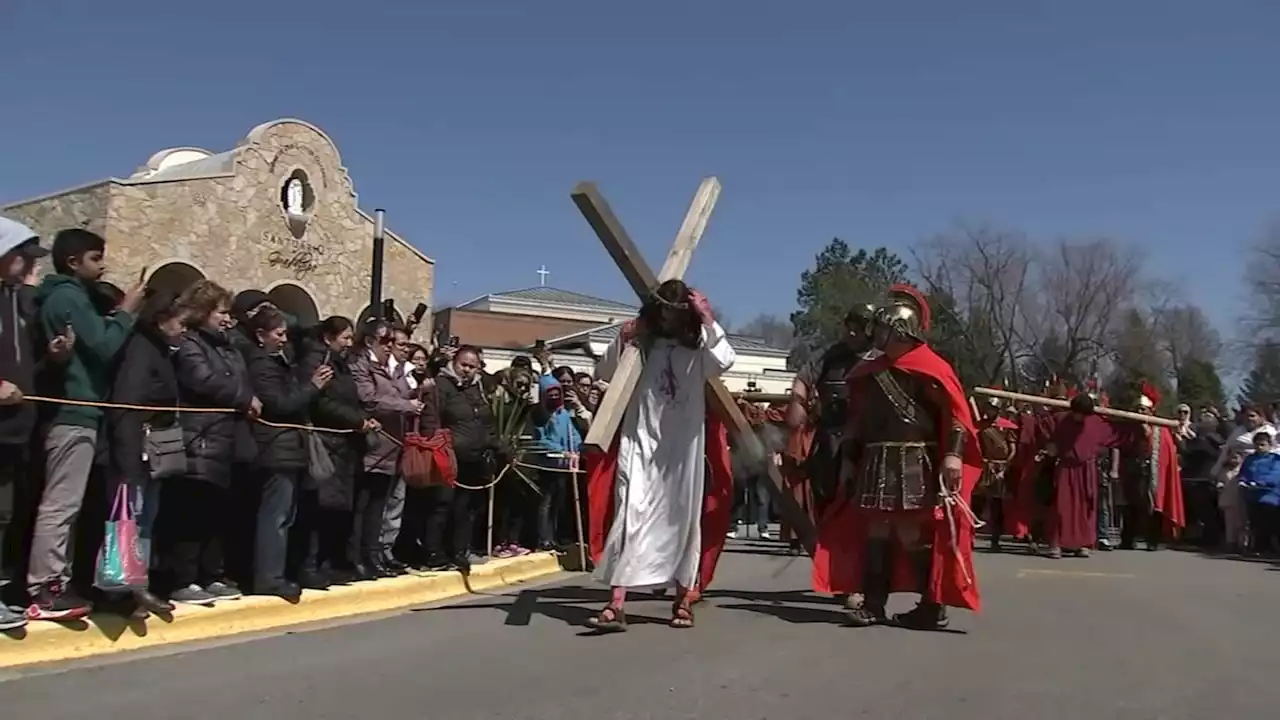 Good Friday 2023: Christians mark holiday across Chicago area with Stations of the Cross events