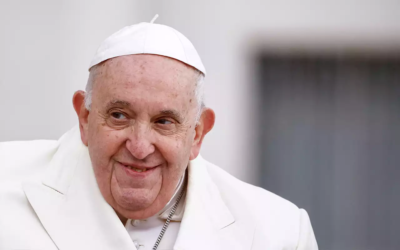 Papa Francisco opina sobre aborto, sexo, comunidad LGBT y hasta de Tinder