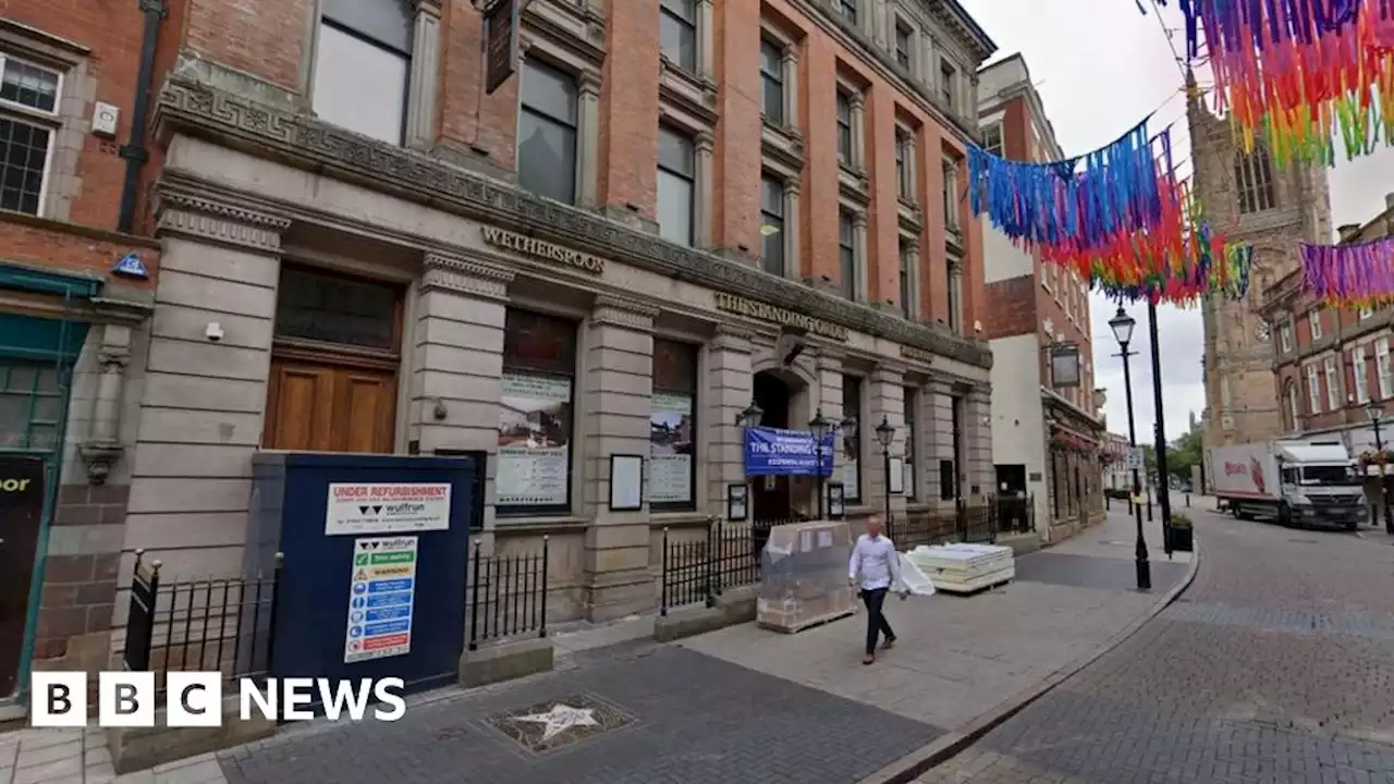 Man arrested after stabbing at pub in Derby city centre