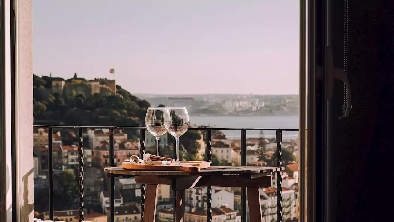 Deux couples sortent dîner dans un bon restaurant, personne ne réchappera de cette soirée