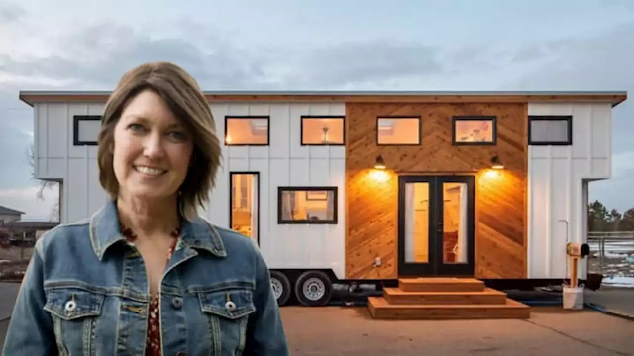 This 51-year-old pays $725 a month to live in a 'tiny home on wheels’ in someone's backyard—take a look inside