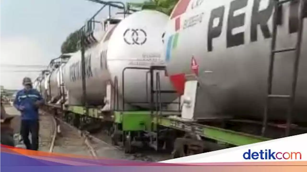 Kereta BBM Anjlok di Sepanjang Sidoarjo