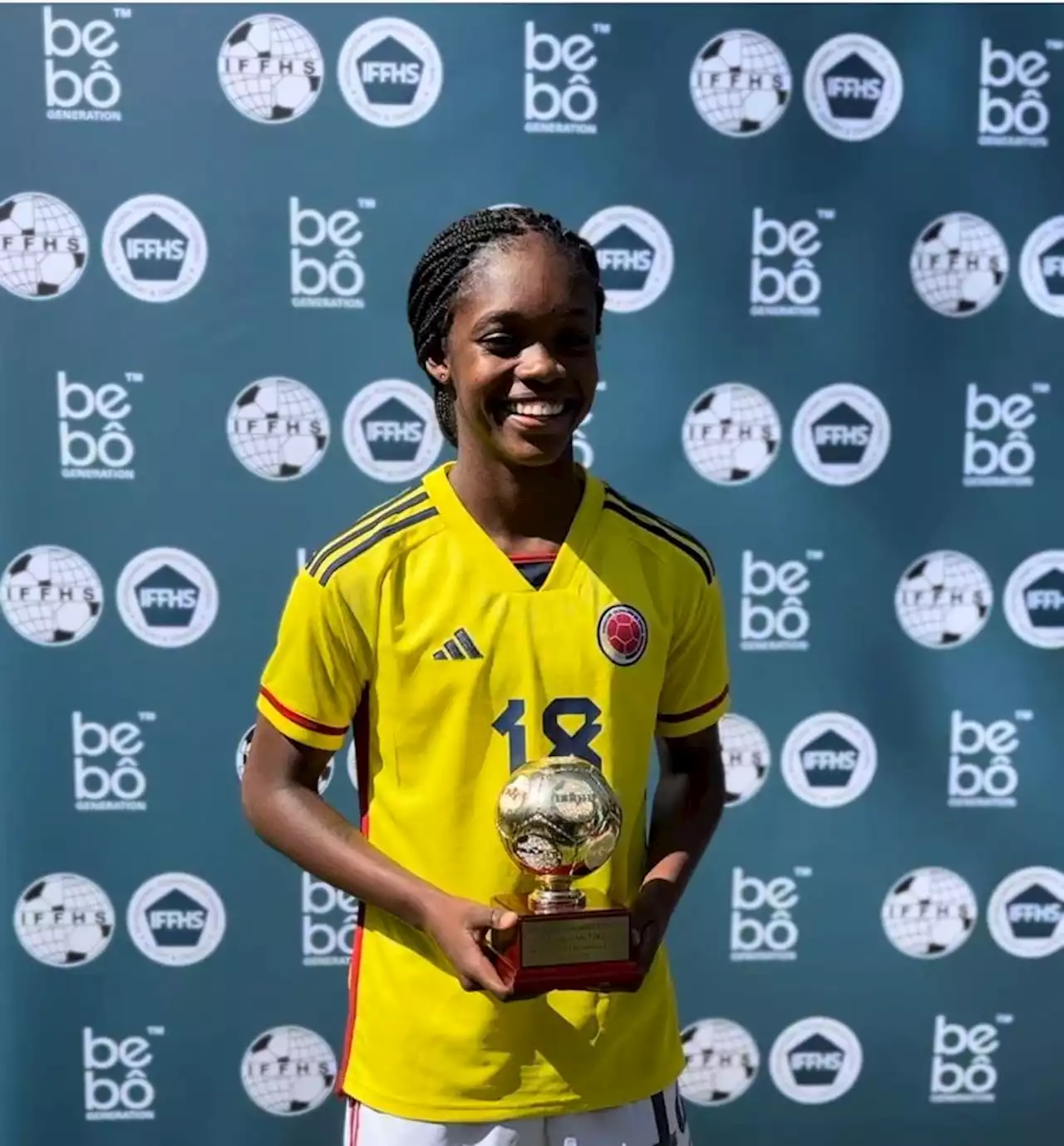 Linda Caicedo recibió el premio a mejor jugadora Sub-20 del mundo