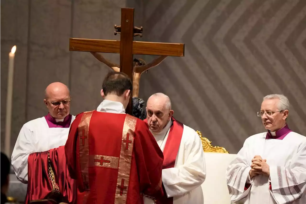 Pope Francis skips Good Friday procession due to cold weather