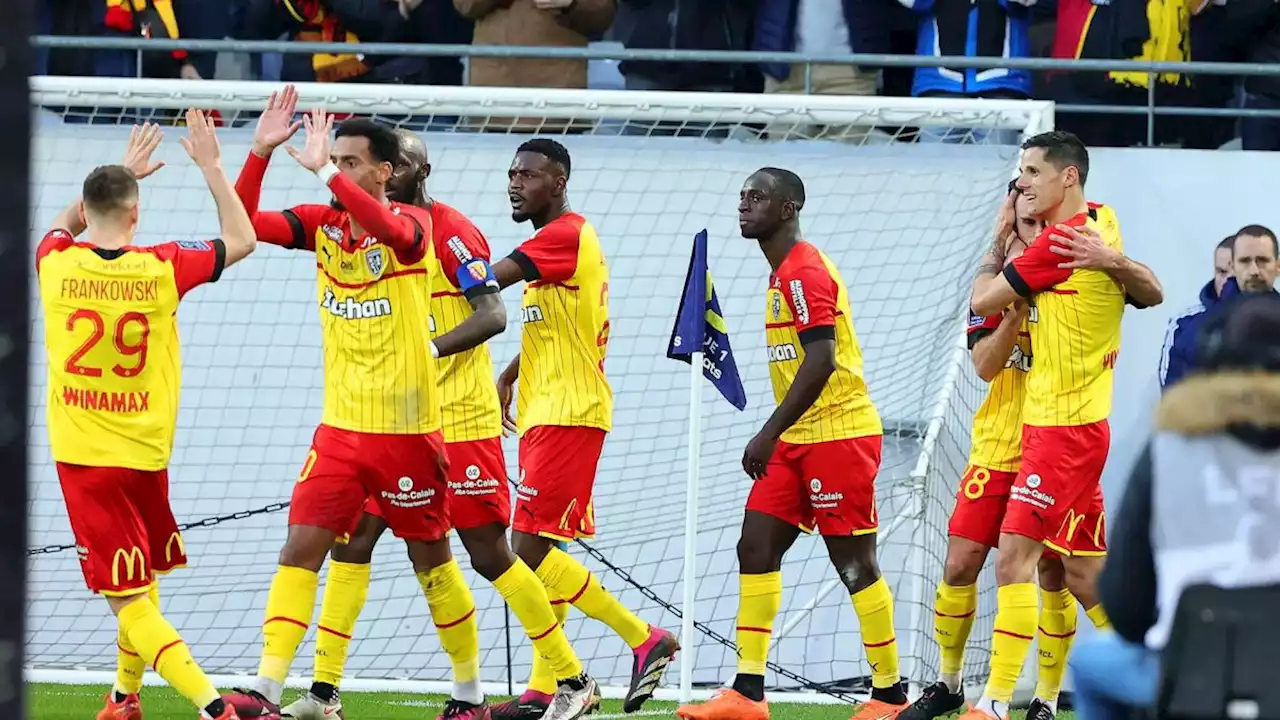 Ligue 1 : Lens s’offre Strasbourg et revient à 3 points du PSG