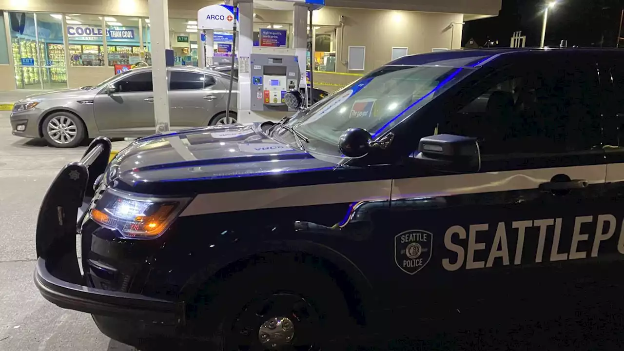 Man shot during armed robbery at Seattle gas station, police searching for suspect