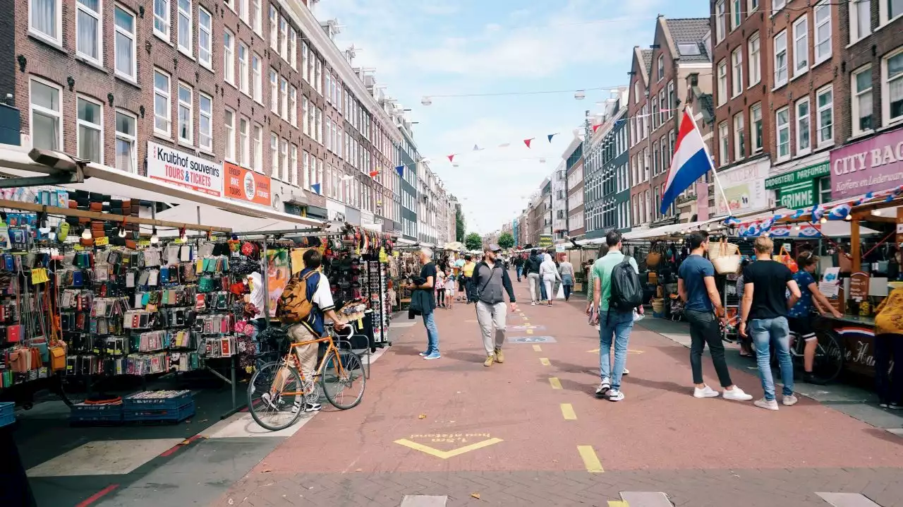 Coesistenza | Il nuovo “modello Amsterdam” si fonda sulla condivisione delle strade - Linkiesta.it