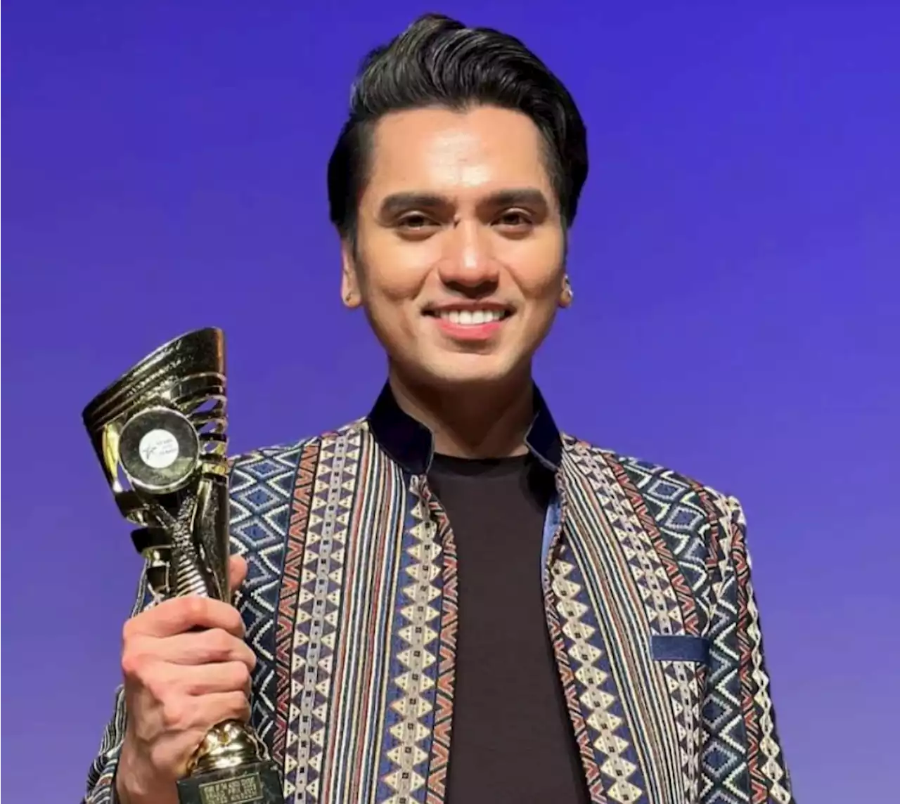 Jex De Castro: From wedding singer to singing champ