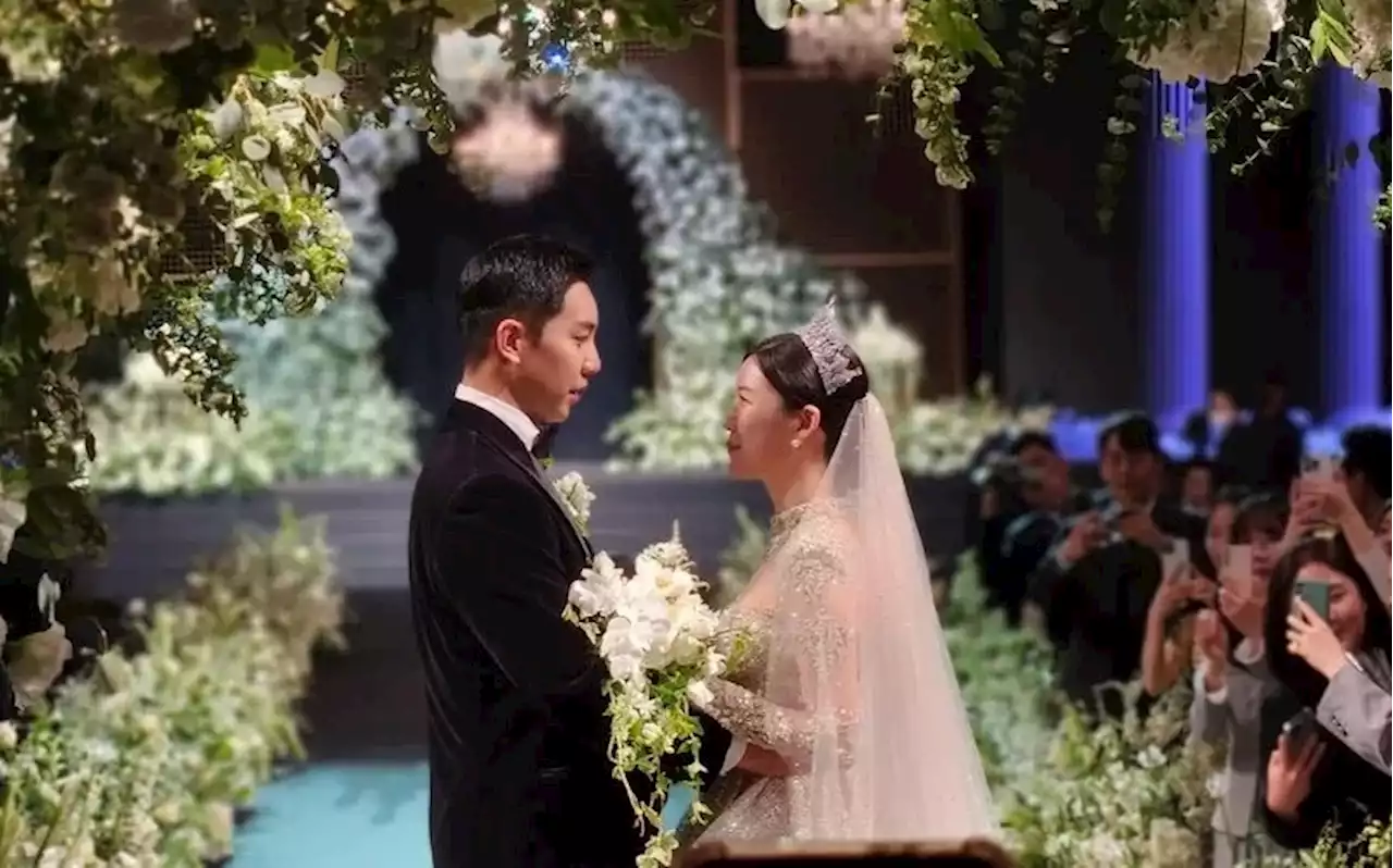 Korean actor Lee Seung-gi, actress Lee Da-in get married in star-studded ceremony