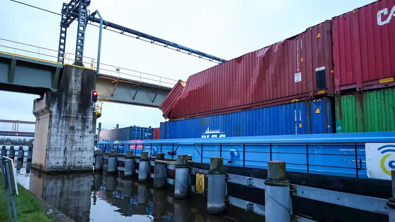 Treinen kunnen weer over spoorbrug bij Gouda na aanvaring containerschip