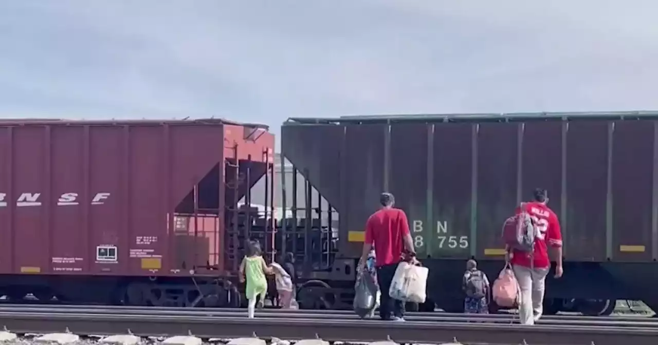 Las nuevas generaciones también están a bordo del tren de los sueños rotos