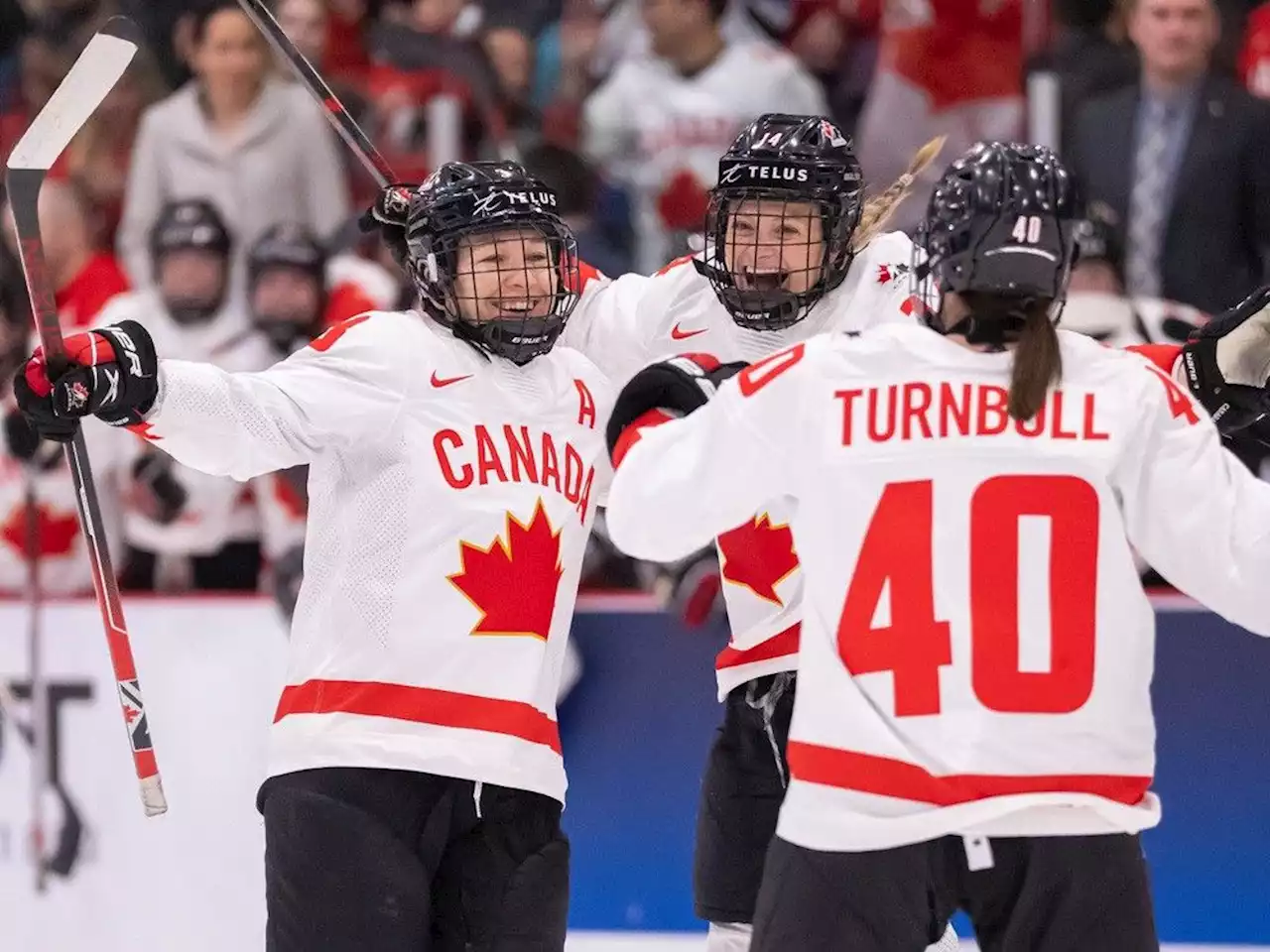 Milestone goal for Poulin helps Canada bounce Czechia 5-1 in women's world hockey championship