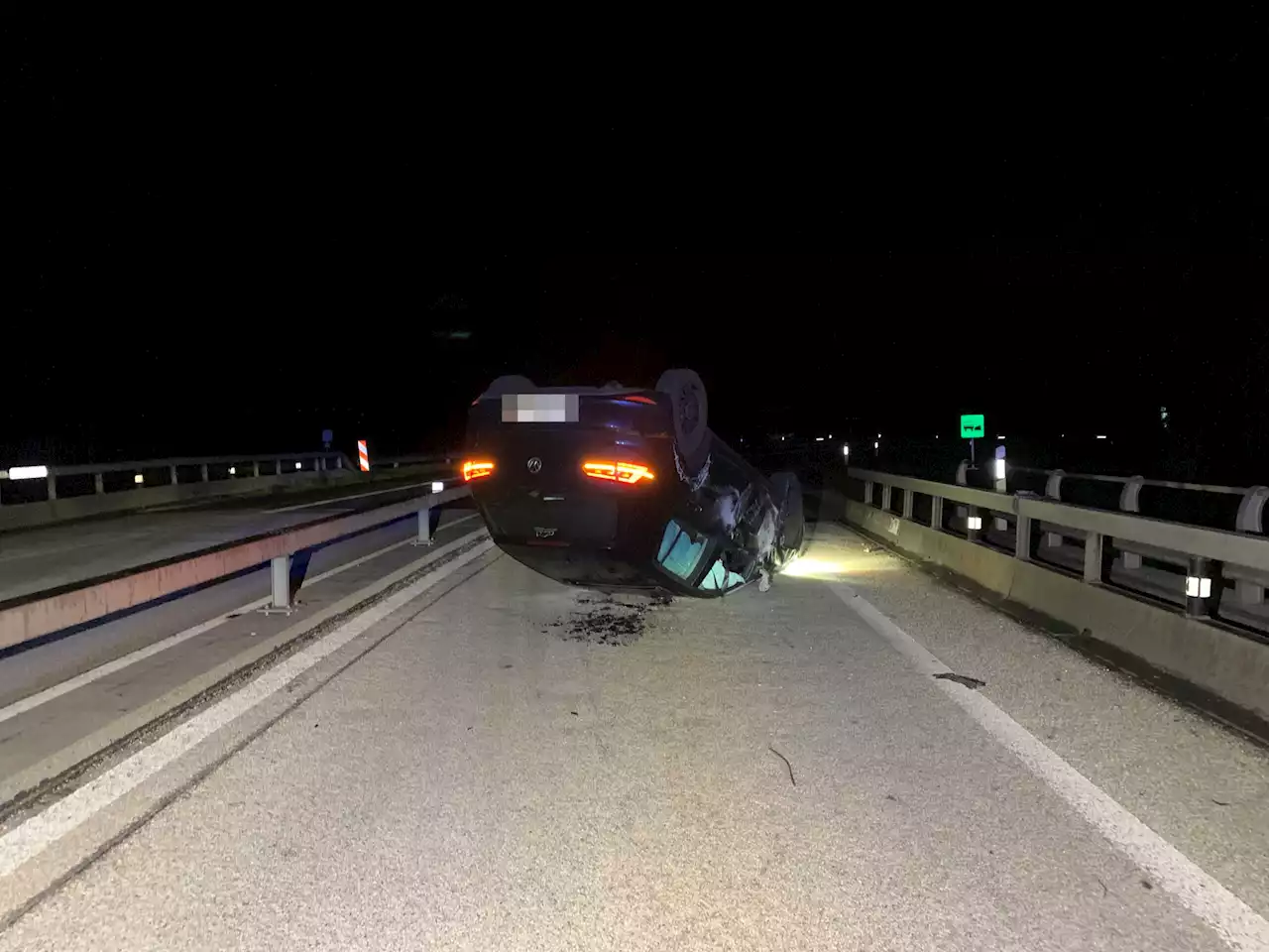 Oensingen SO: Auto überschlägt sich und bleibt auf Dach liegen