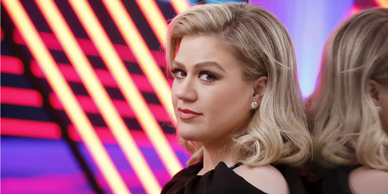 Kelly Clarkson’s Fans Says She ‘Went for Blood’ After Calling out Her Ex-Husband During Performance