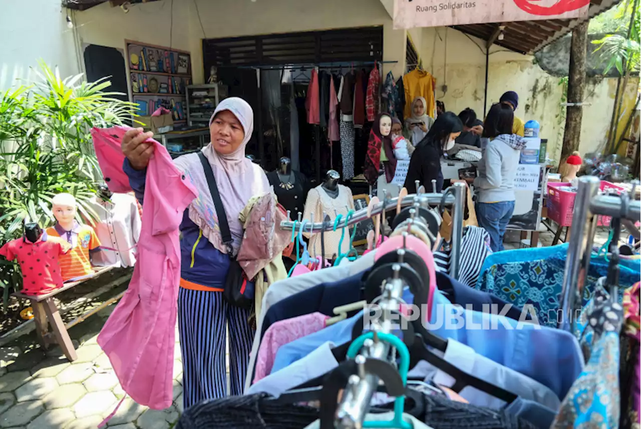 Baju Lebaran Gratis Komunitas Joli Jolan |Republika Online