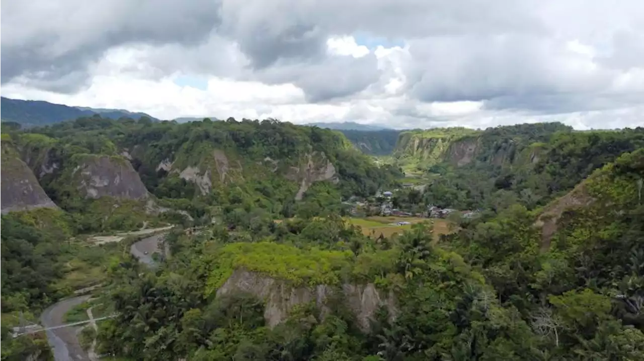 Gempa 4,5 Magnitudo di Bukittinggi, Tebing Ngarai Sianok Longsor |Republika Online