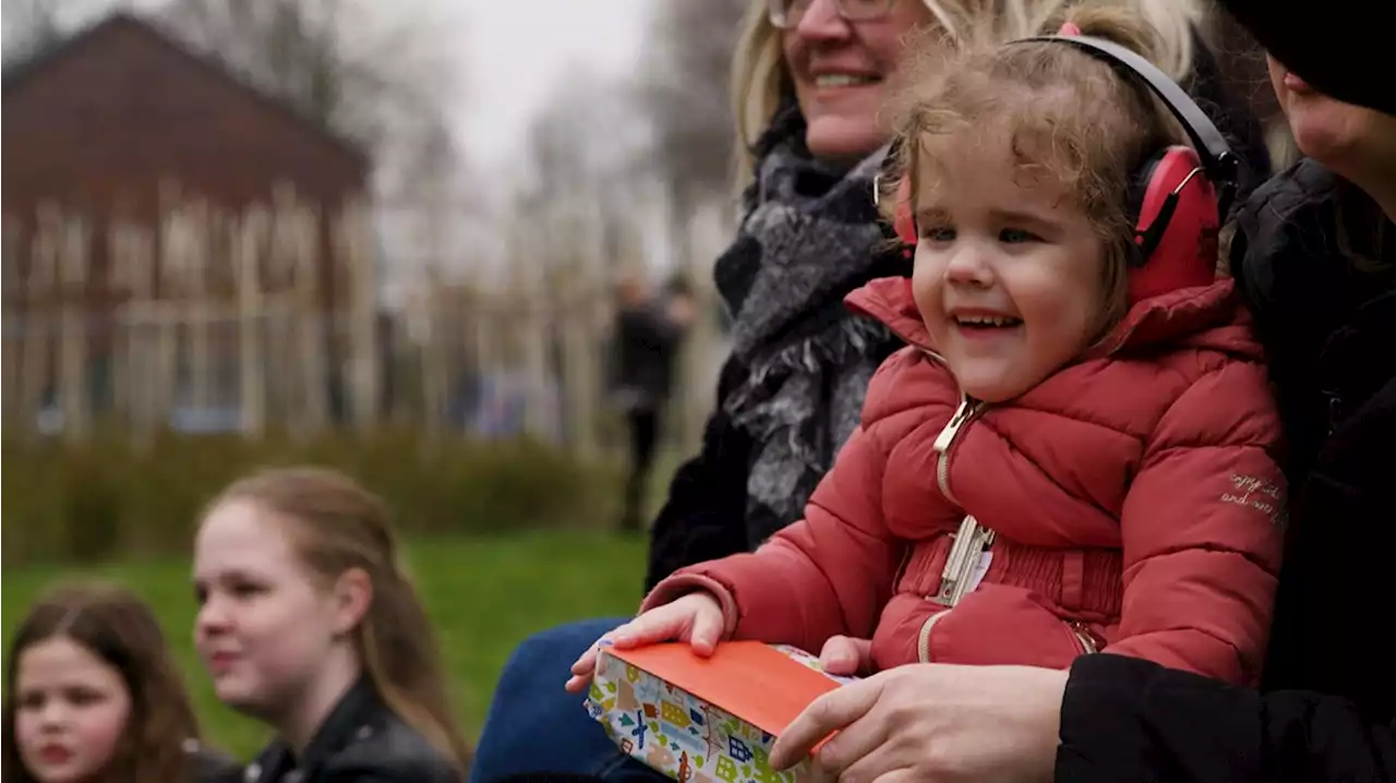 Duizenden kaartjes en vele motoren voor jarige Chloë (4)