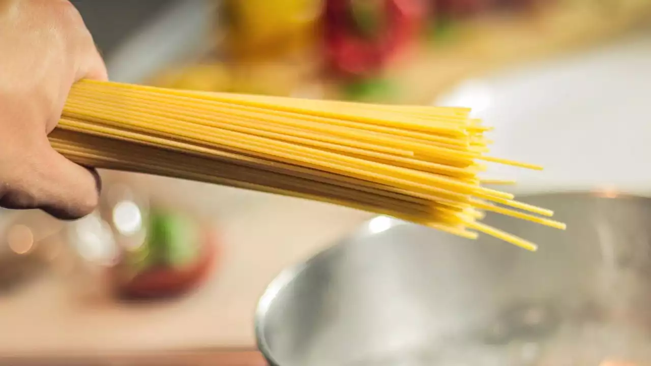 Está comprobado, la pasta da la felicidad: un estudio científico explica por qué nos pone contentos