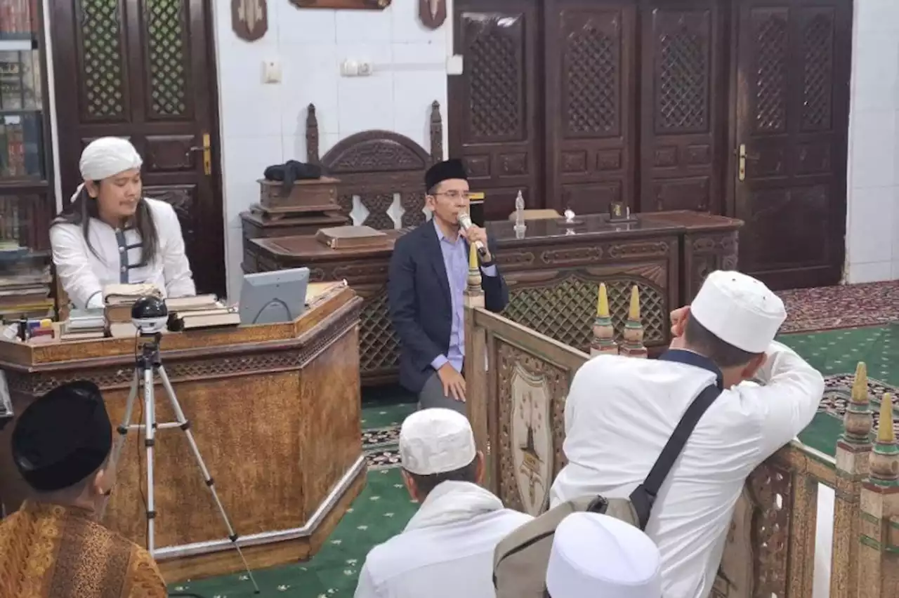 Pola Pendidikan Pesantren Az Zuhri Semarang Dipuji TGB Zainul Majdi