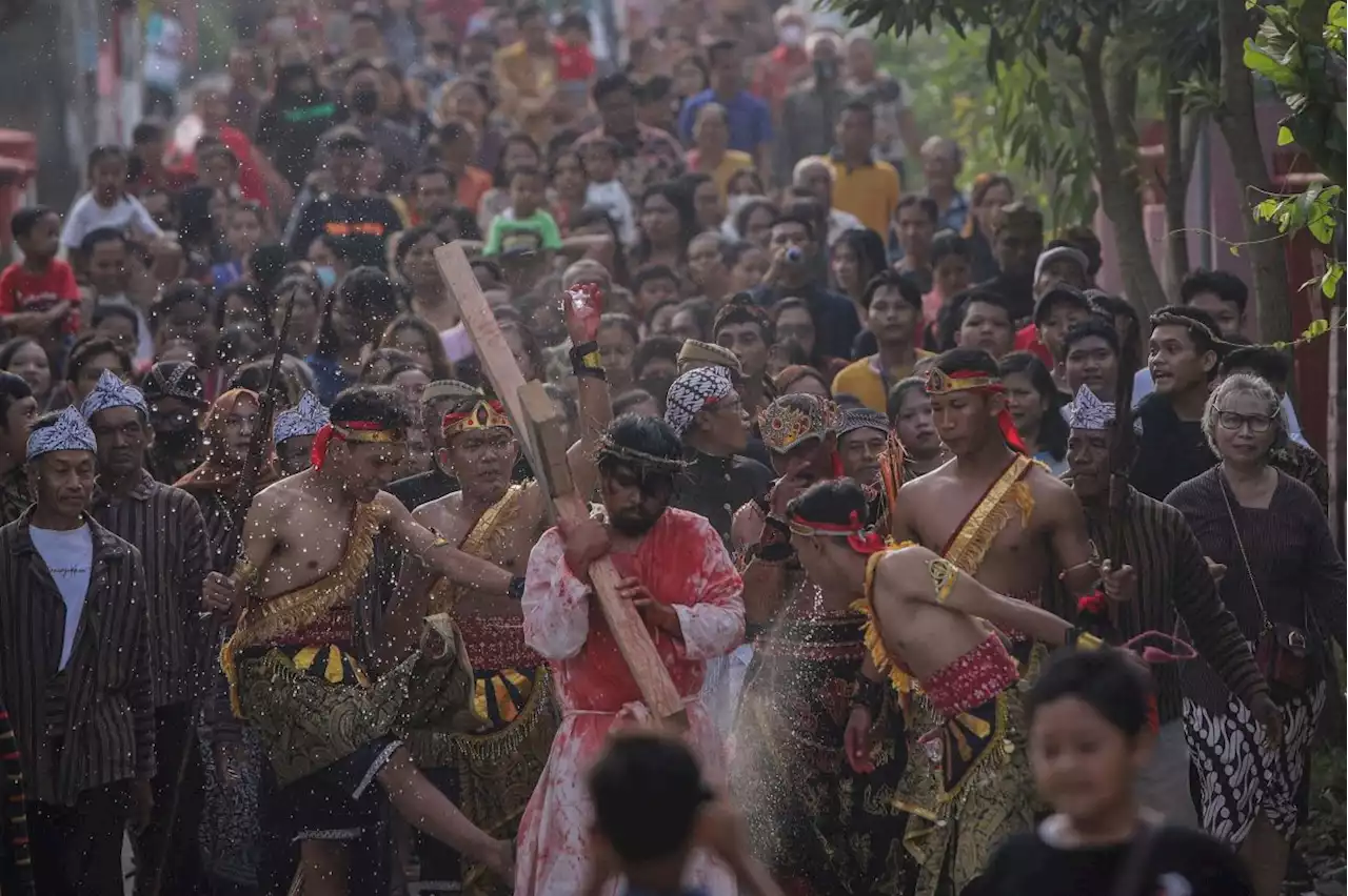 Centuries-old Indonesian Easter tradition returns after pandemic hiatus