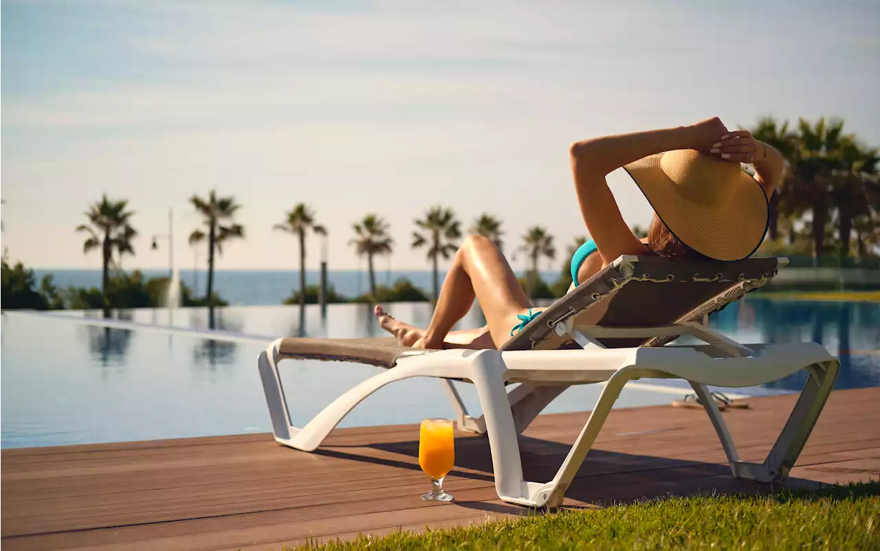 How to get 48 days holiday this year using just 19 days of annual leave