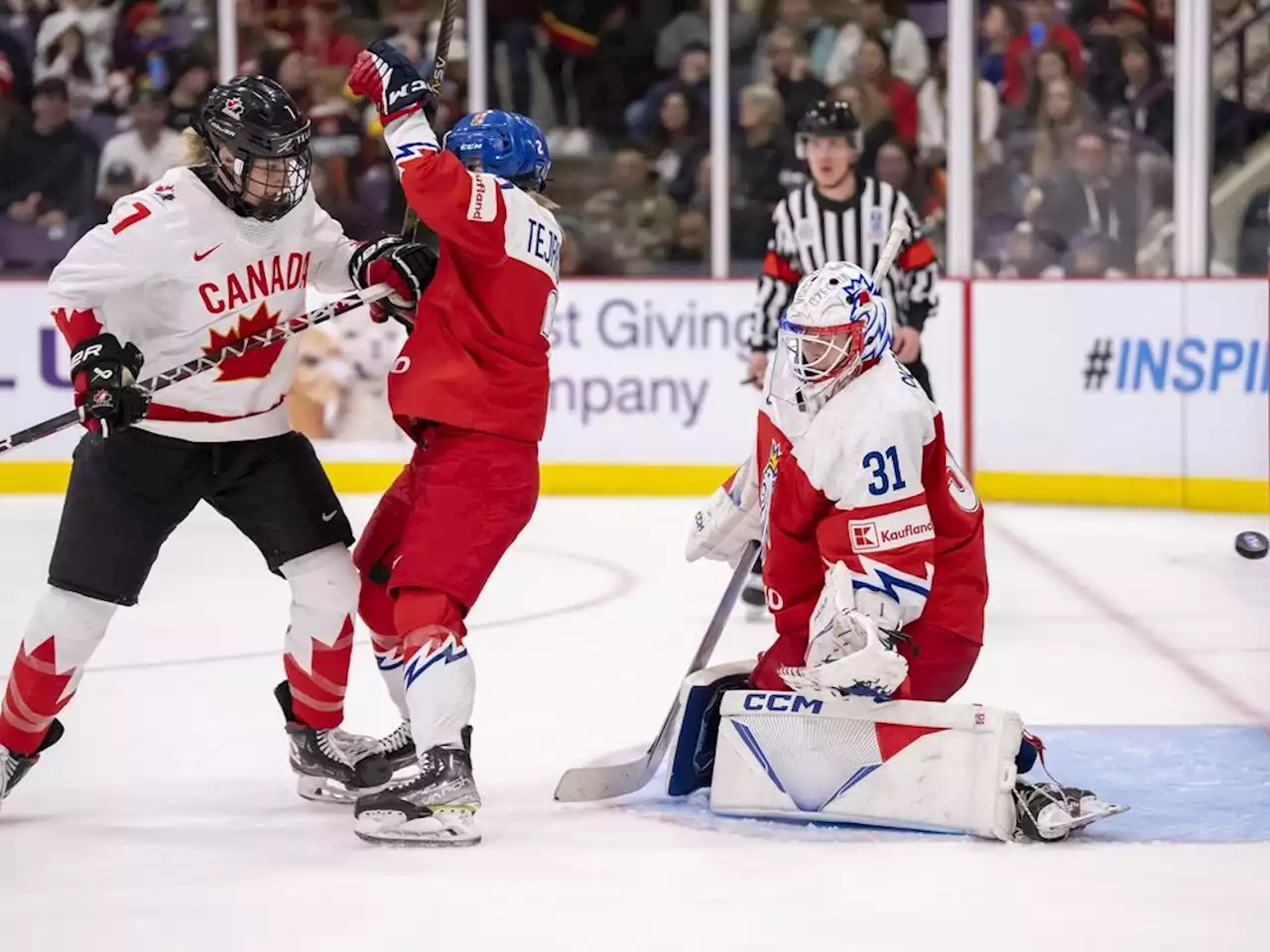 Poulin scores milestone goal as Canada defeats Czechia at women's worlds