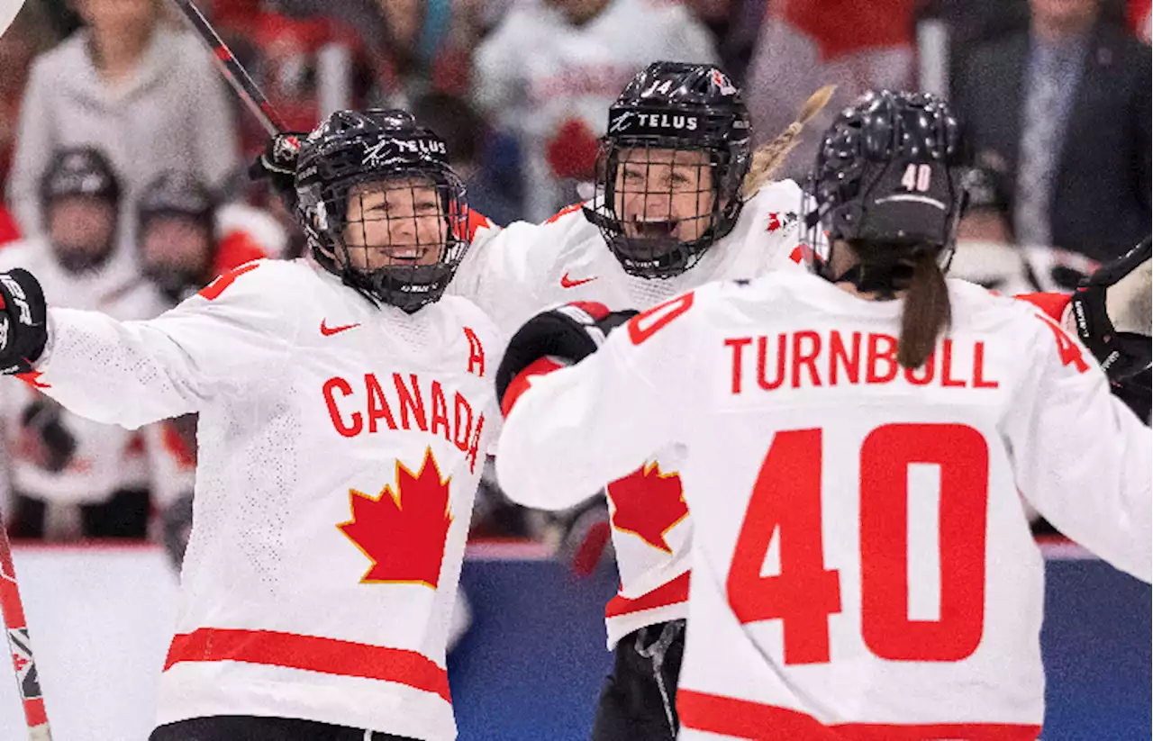 Marie-Philip Poulin scores twice to lead Canada past Czechia at Women's Worlds | TSN